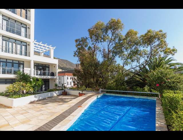 2 BEDROOM APARTMENT TO LET IN SEA POINT